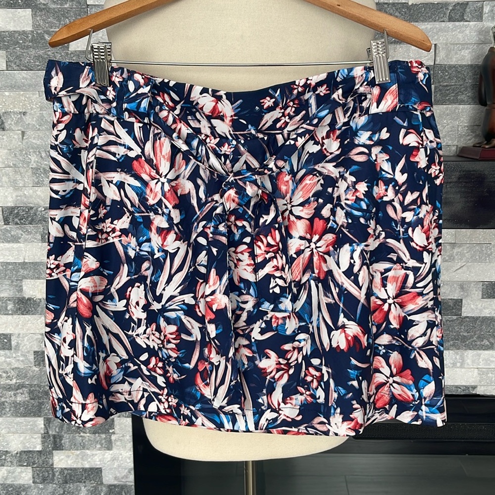 St John's Bay Active Sz Large Navy Multi Floral Belted Skort w/Front Pockets